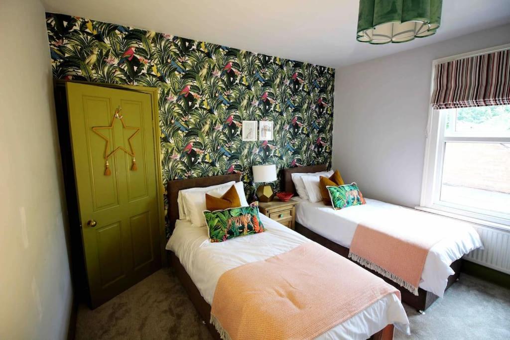 Lincoln Apartment Freshly Renovated Common Views Burton  Εξωτερικό φωτογραφία